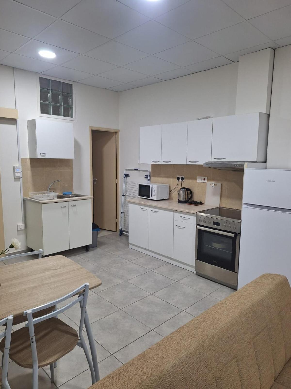 Terpsichore Holiday Apts Лимасол Экстерьер фото