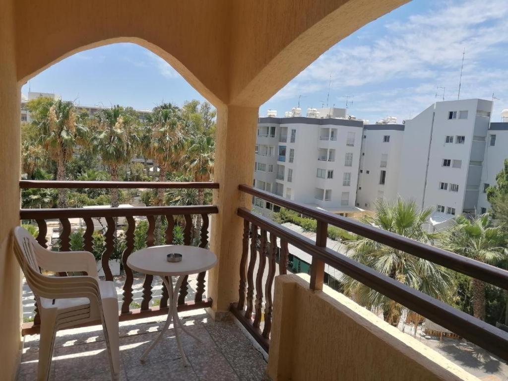 Terpsichore Holiday Apts Лимасол Экстерьер фото