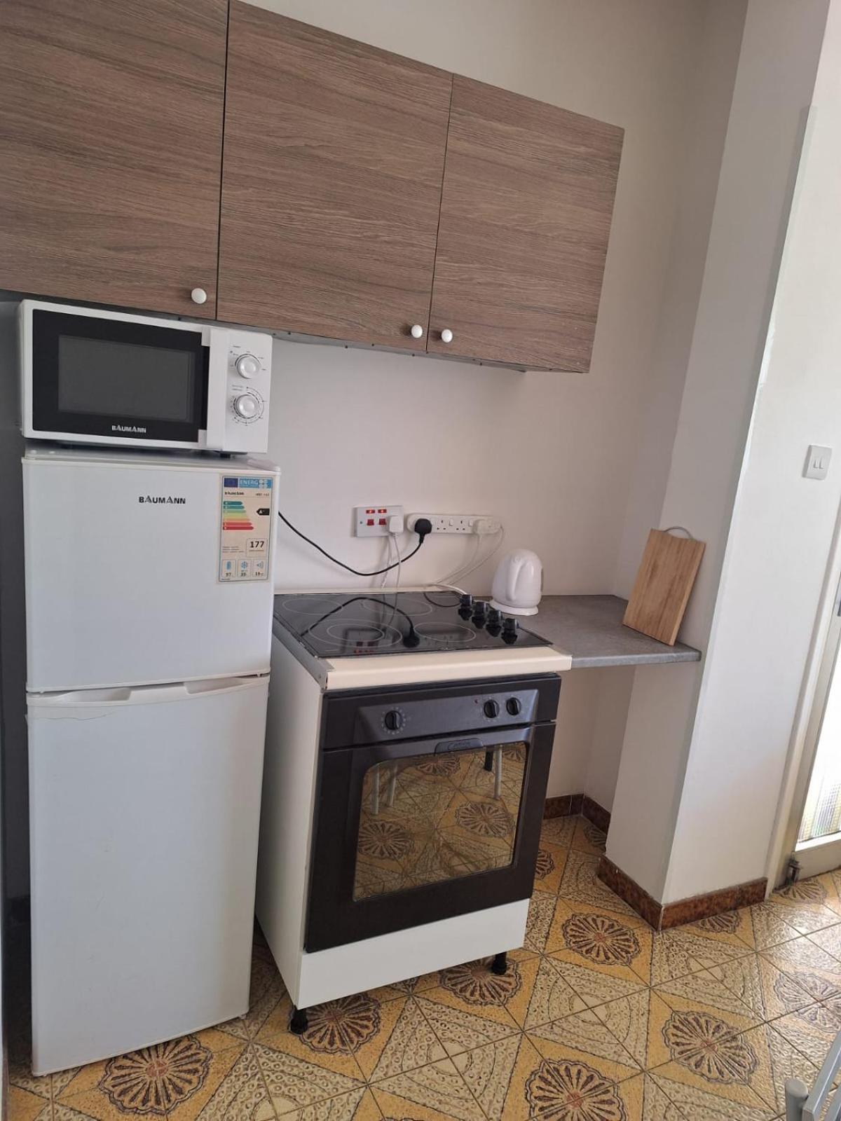 Terpsichore Holiday Apts Лимасол Экстерьер фото