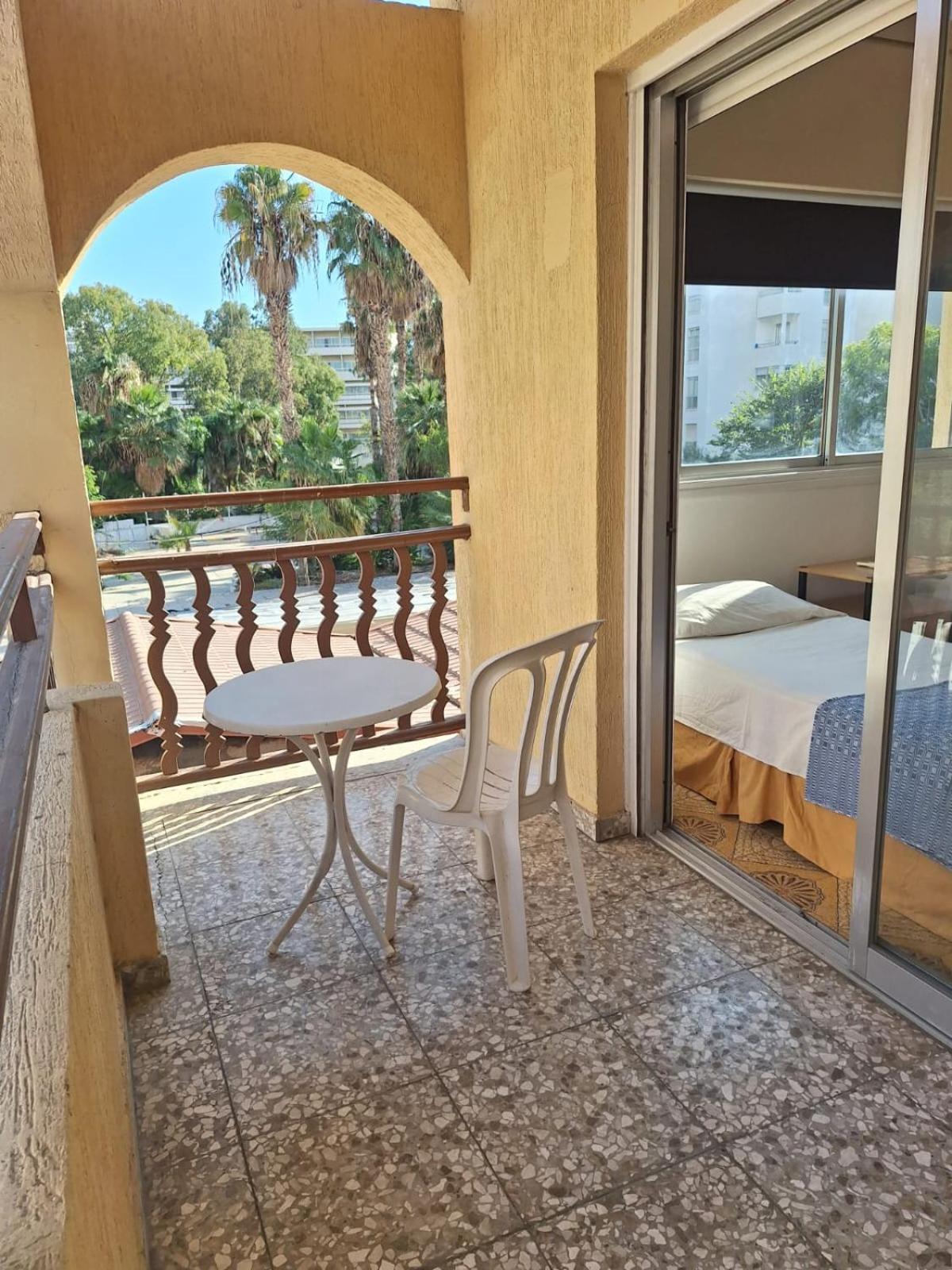 Terpsichore Holiday Apts Лимасол Экстерьер фото